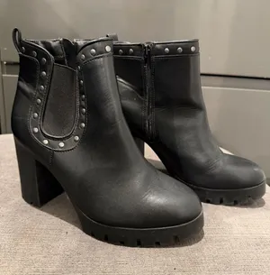 New Report Black Stud-Trim Chunky Heel Ankle Boots Size 8M thumbnail 1