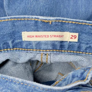 Levi’s High Waisted Straight Jeans thumbnail 4