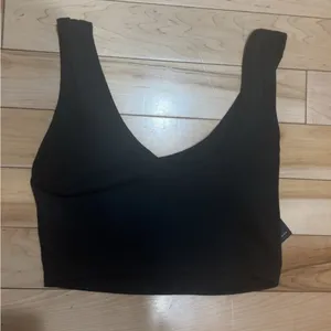 LULU’S BLACK CROPPED TANK TOP thumbnail 4