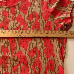 Mossy Oak Red & Tan Real Tree Camo print short sleeve shirt with a relaxed‎ fit thumbnail 8