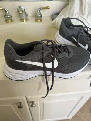 Nike Revolution 6 Wide Dark Olive Green Running Shoes Men’s 8 Wide (DD8475-004) thumbnail 2