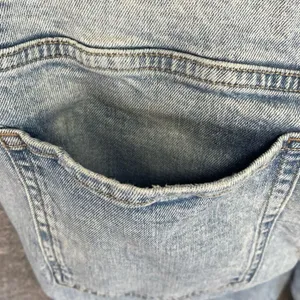 OLD NAVY Jeans Women's Size 18 Blue Denim Distressed OG High‎ Rise Straight Leg thumbnail 13