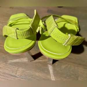 ALDO Lime Green Stiletto 4” Heels Size:7 thumbnail 10