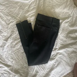 Express Faux Leather Coated Skinny Ankle Zip Pants Black Size Medium thumbnail 2