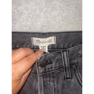 Madewell High-Rise Denim Shorts Faded Black Raw Hem Cut-Offs Size 29‎ thumbnail 2