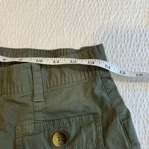Vuori Women's Vintage Ripstop Utility Short Olive Medium thumbnail 4