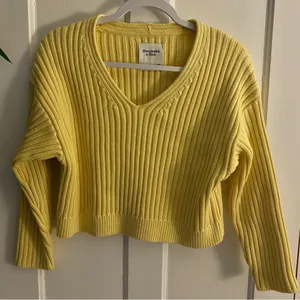 Abercrombie‎ & Fitch Yellow Sweater thumbnail 2
