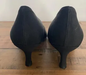 Stuart Weitzman Women’s Black Sequence Dressy Formal Low Pumps Kitten Heel 7 thumbnail 4
