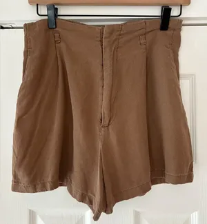 Linen Blend Love Tree Tan Shorts Size‎ Medium thumbnail 1