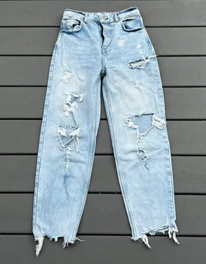 Bershka Ripped Mom Jeans thumbnail 1