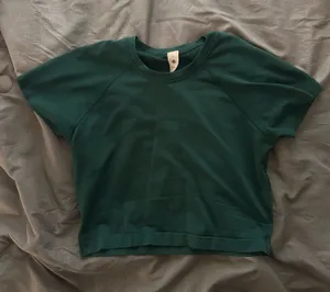 Lululemon Top thumbnail 1