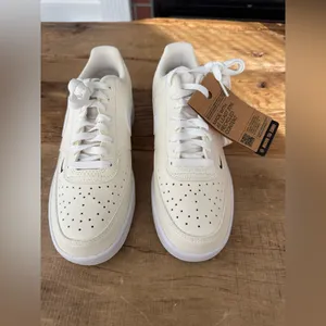 NEW IN BOX Women’s Nike Court Vision Lo NN low ~ white/pale-ivory-black ~ 10 thumbnail 5