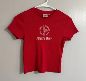 Huy Fong‎ Red Sriracha Tee Shirt Size Medium thumbnail 1