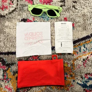 SOLID & STRIPED Wategos Le Specs Lime Sunglasses thumbnail 4