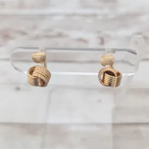 Vintage Avon Clip On Earrings - Pretty Gold Tone Interlocking Design 3/8" thumbnail 6