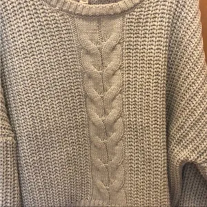 Francesca's Size Large Chunky Grey Cable Knit Sweater New with Tags thumbnail 5