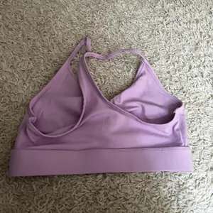 Light Purple Front Scrunch Sport Bra Size Medium thumbnail 2