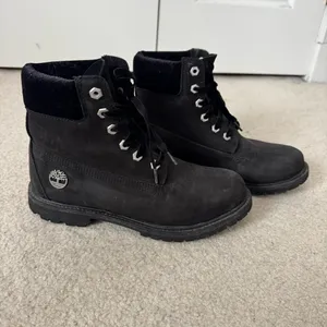Timberland Women’s Velvet Accent Waterproof Boot thumbnail 2
