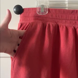 Old Navy Women’s Fired Clay Red Mid Rise Easy Vintage Drawstring Shorts - Large thumbnail 2