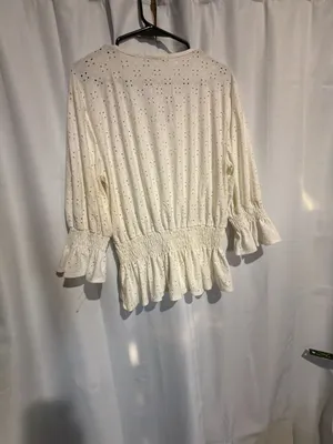 Kim & Cami White Eyelet V-Neck Smocked Waist Ruffle Sleeve Blouse Medium thumbnail 3