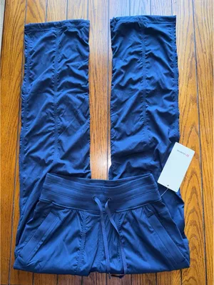 Lululemon Dance Studio Mid-Rise Pant Regular 31.5” True Navy Size 4 NWT thumbnail 1