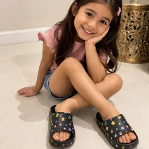Girls’ Platform Flip-Flops – Size 13 Cute and stylish girls’ platform flip-flops in size 13. They have been gently used and are still in good overall condition. Please see the photos for details and minor signs of wear. Perfect for everyday wear, summer outfits, or casual occasions. 👡✨ thumbnail 1