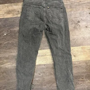 H&M Black mom jeans size 6 mom jeans thumbnail 6