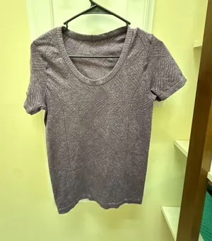 Moving Comfort Purple Patterned Seamless Short Sleeve Workout Shirt Medium thumbnail 1