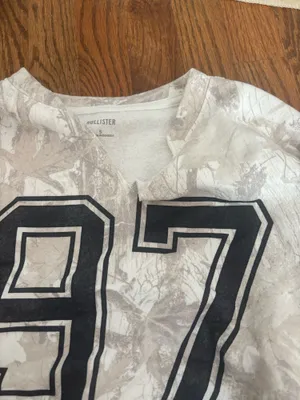 Hollister camo sweatshirt thumbnail 2