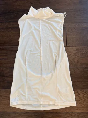 Reformation Off White MockNeck Sleeveless Top Medium - C27-113 thumbnail 1