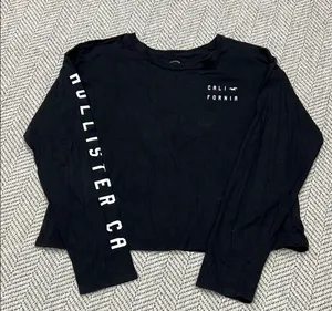 Hollister Women's Black Long Sleeve Crop Top thumbnail 1