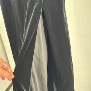 Lulu's Elegant Black Velvet One Shoulder Dress high slit XXL event party formal thumbnail 7