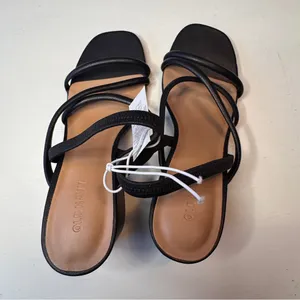 Old Navy Black Strappy Block Blackjack Sandals Sz 7 New With Tag thumbnail 5