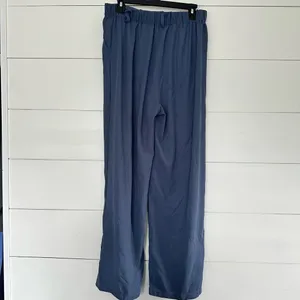 Halara Women’s Large Blue Wide Leg Pants NWT thumbnail 3