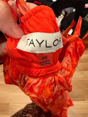 Taylor Red Orange Tropical Tiered Maxi Dress XS thumbnail 3