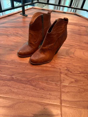 Frye Madeline Short Cognac Leather Western High Heel Ankle Boots Size 7M thumbnail 7