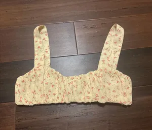 Princess Polly Floral Tank Size 2 Women’s Top thumbnail 1