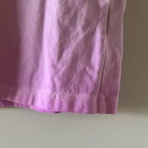 Good American Medium Washed Purple Tee Shirt thumbnail 4