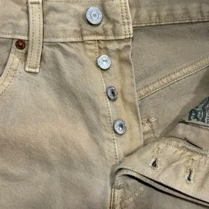 Levis 501 Original High Rise Denim Shorts Tan Khaki Raw Hem Grunge look Women 28 thumbnail 3