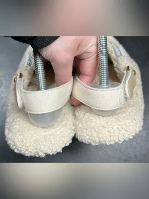 Born Women’s Size S 6-7 White Sherpa Slip On Adjustable Strap Mule Slippers thumbnail 4