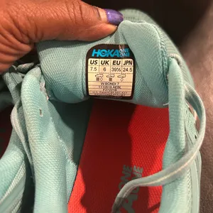 Hoka One One Women's Bondi 7 Teal Athletic Shoes please see stain thumbnail 8