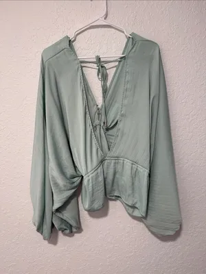 FREE PEOPLE Light Sage Draped V-Neck Top Size Large (Oversized) thumbnail 4