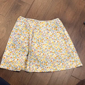 Altr’d State Yellow Floral Mini Skirt Medium - C27-037 thumbnail 4