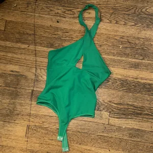 NBD emerald green wrap neck bodysuit thumbnail 2