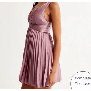 NWT Abercrombie‎ & Fitch Giselle Mauve Satin Pleated Mini Dress Large Petite thumbnail 2