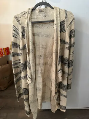 Cardigan thumbnail 1