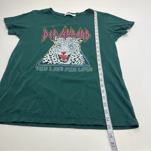 Daydreamer Def Leppard Women’s Size XS Green Short Sleeve T-Shirt‎ Shirt Top thumbnail 6