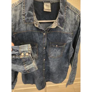 Ashley by 26 International Denim Light Wash Pearl Snap Chambray Western Shirt Y2K thumbnail 2