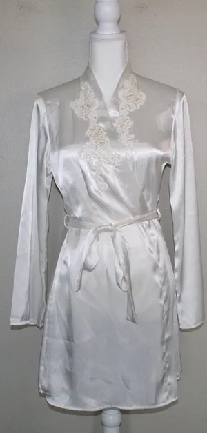 PINK - Victoria's Secret Vintage Y2k White Silky Embroidered Robe - Size Small thumbnail 1