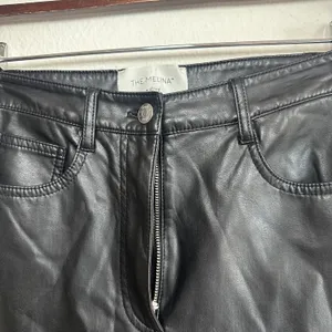 The Melina Pant black women’s 2 thumbnail 3